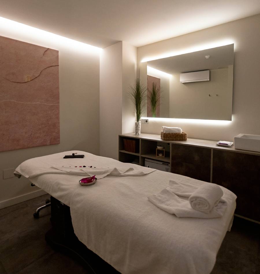 Sala-Bodyna-900x950 Sala-Bodyna-900x950